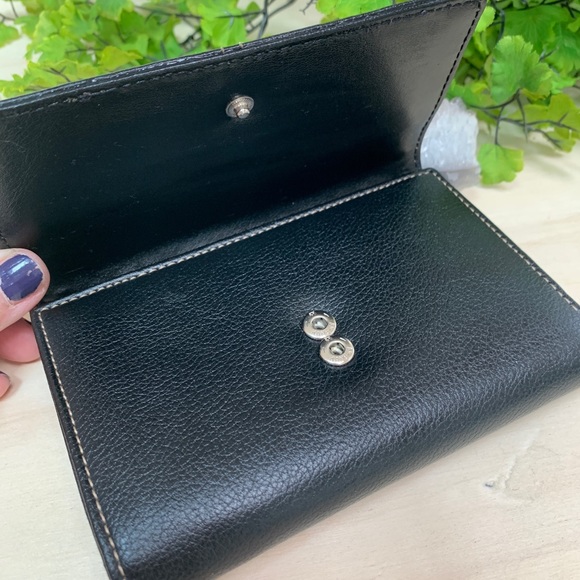 Liz Claiborne Ladies Wallet New Without Tags - Picture 2 of 4